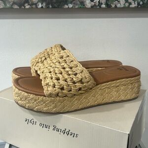 Sweet Life Women's Chavi Lisa Flatform Slide Sandal